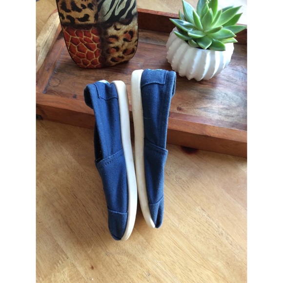 TOMS | Navy Canvas | Classic Slip On - Picture 4 of 5